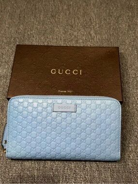 🚩steal Gucci Light Blue GG Embossed Zip Wallet